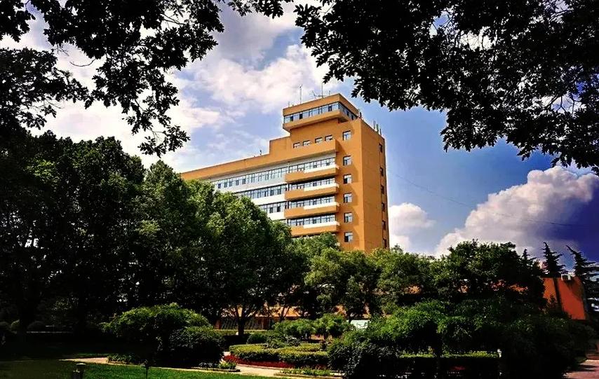 歡迎加入蘭州石化職業技術大學，探索計算機軟件技術開發的無限可能